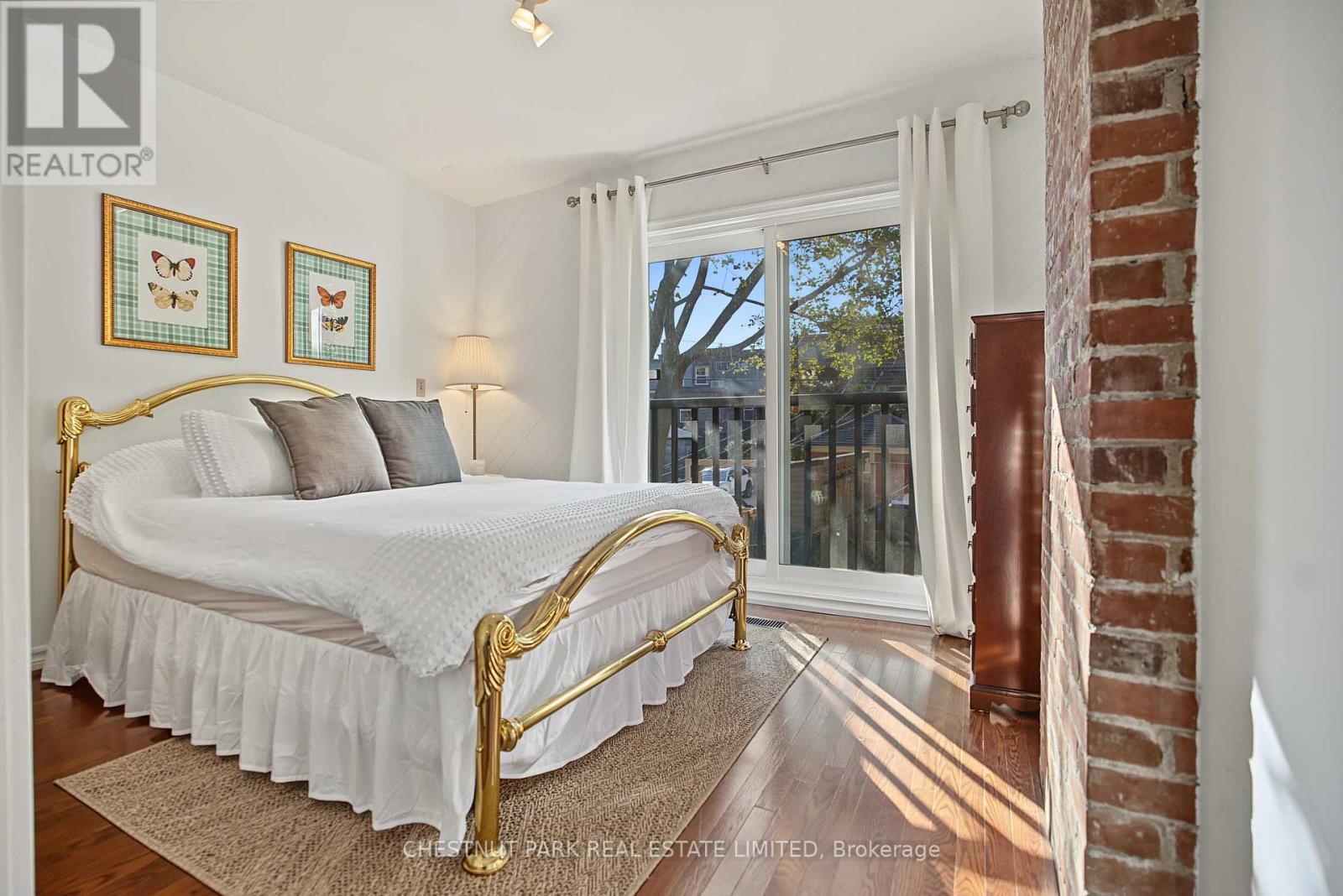 15 Millbrook Crescent, Toronto, ON photo 23
