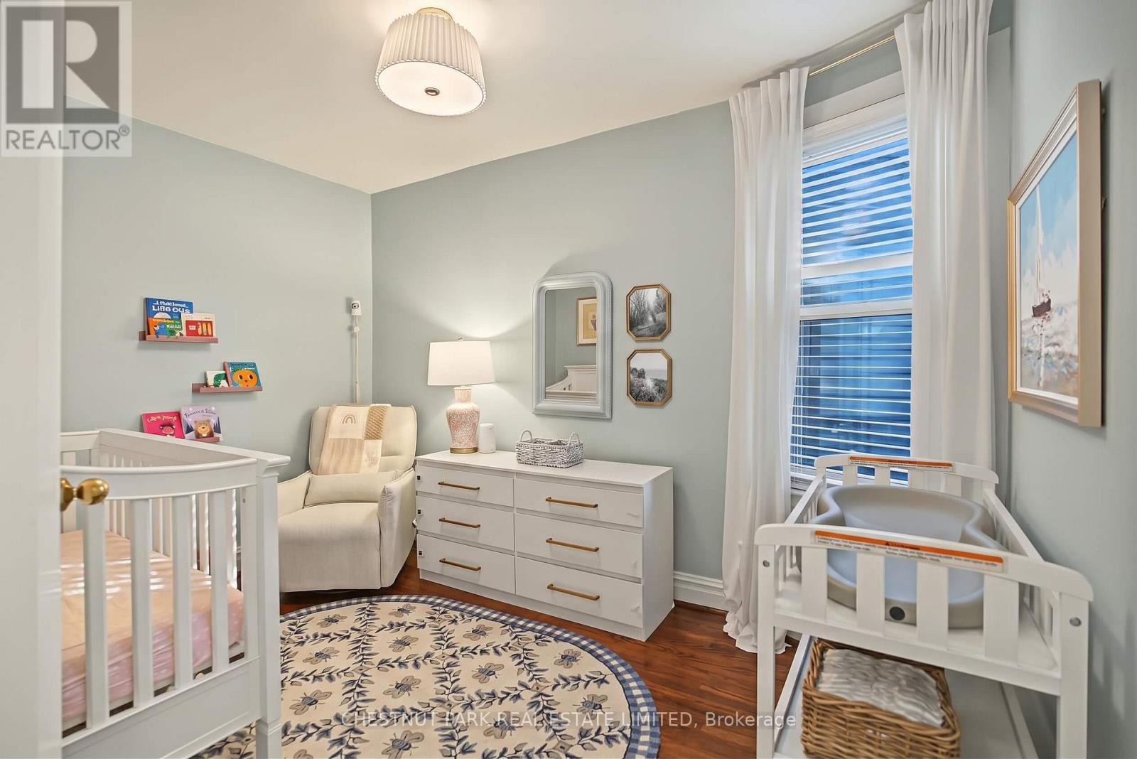 15 Millbrook Crescent, Toronto, ON photo 28