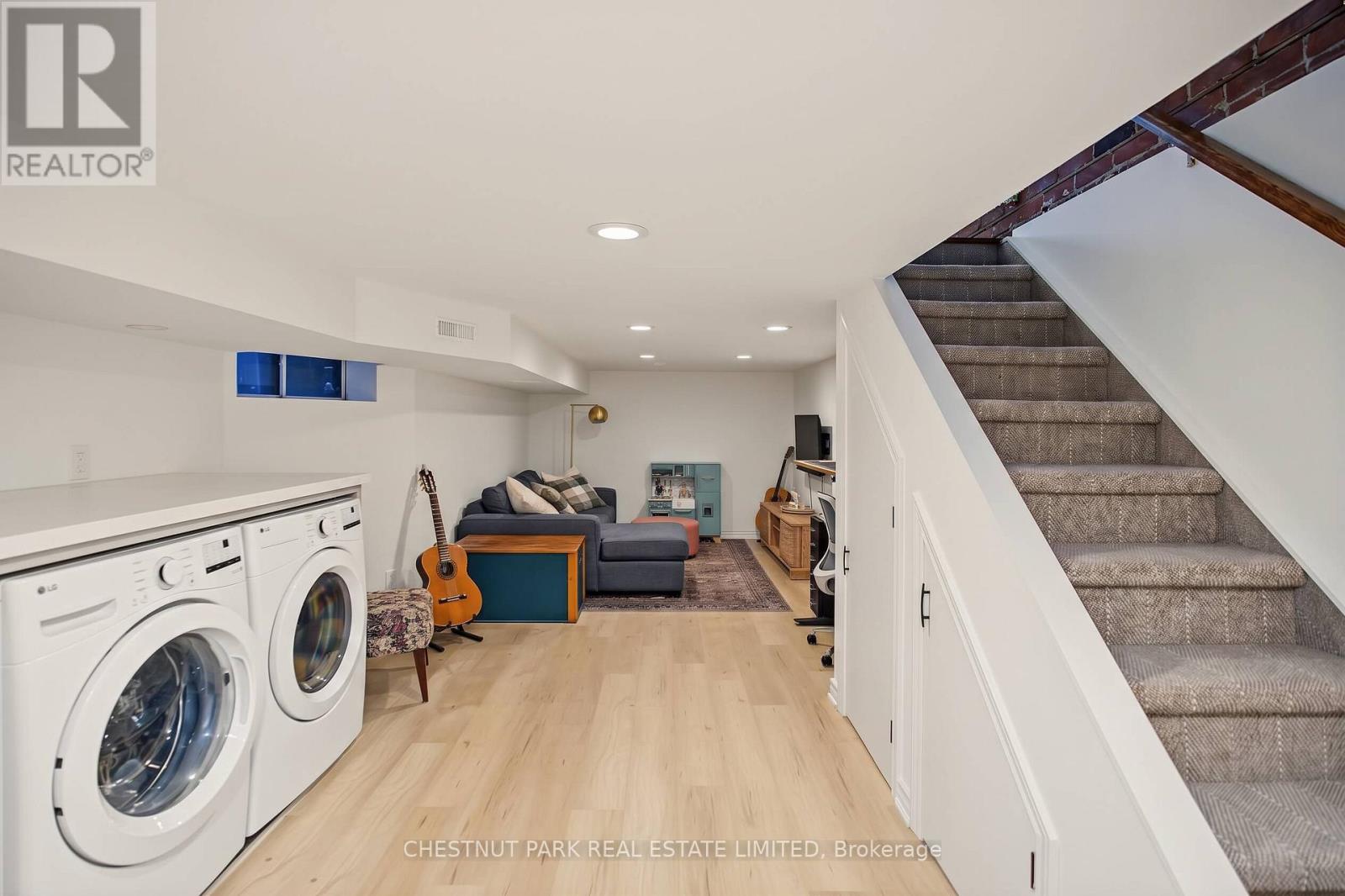 15 Millbrook Crescent, Toronto, ON photo 33