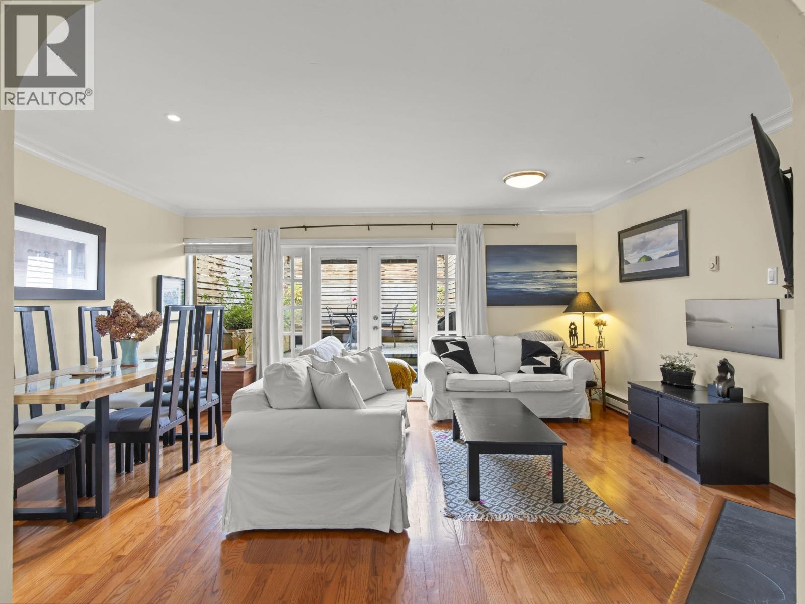 Photo of 101 2535 YORK AVENUE 10