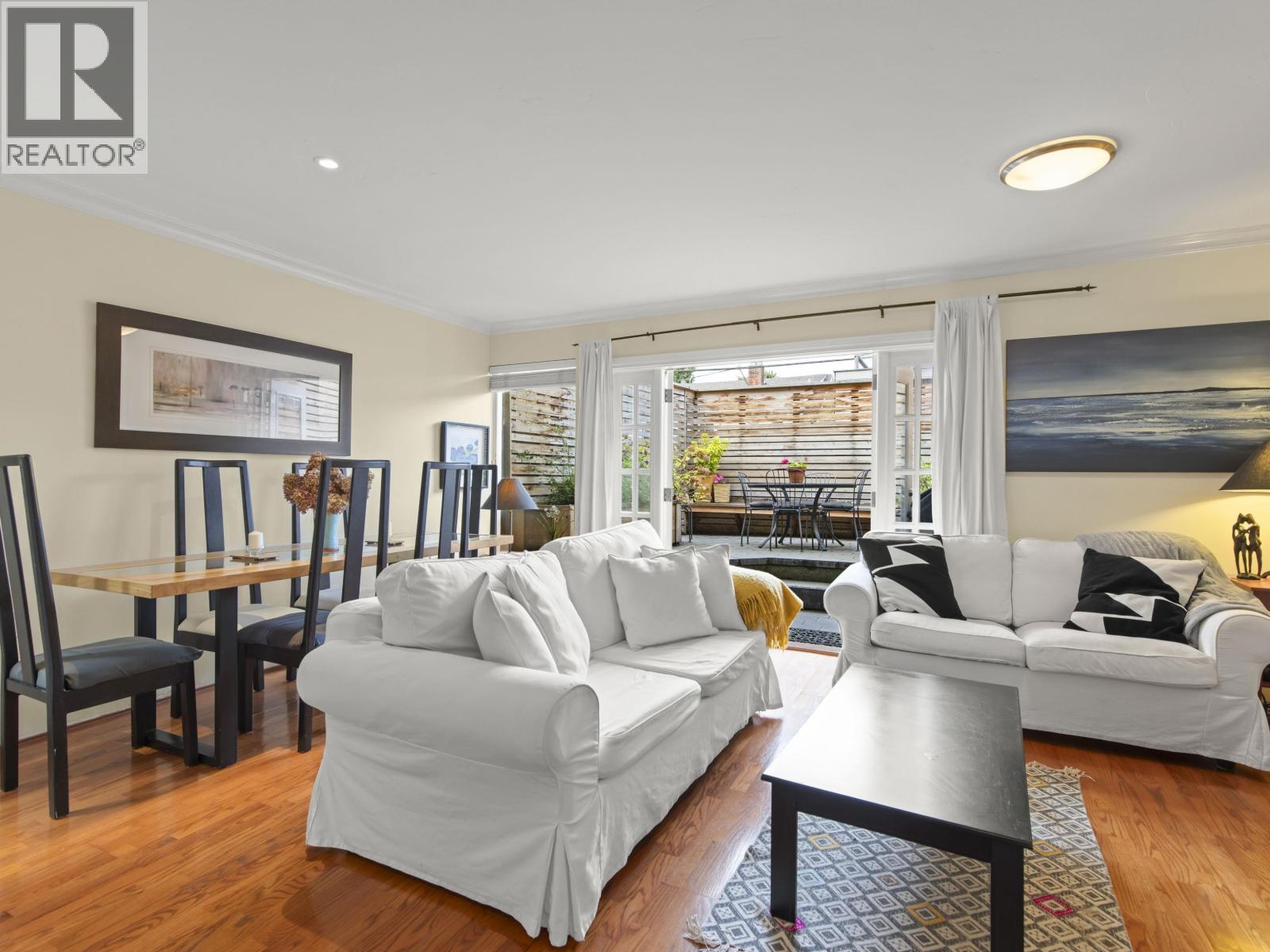 Photo of 101 2535 YORK AVENUE 12
