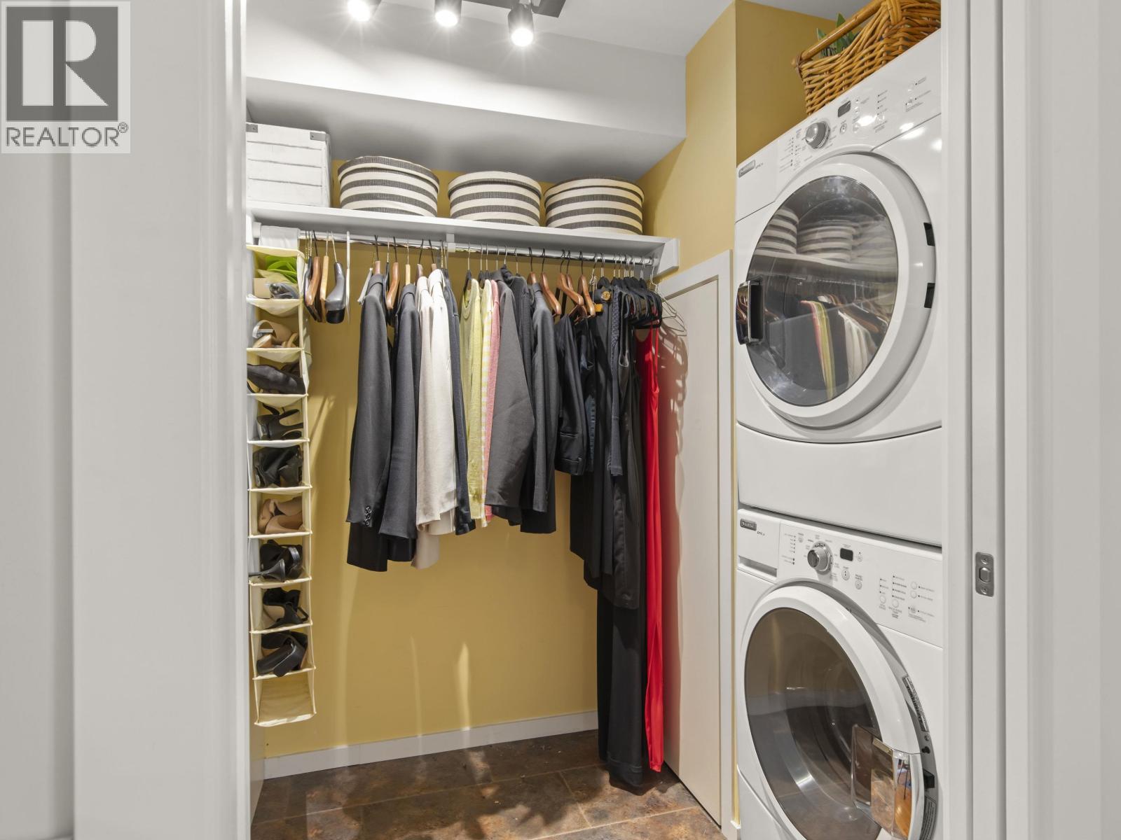 Photo of 101 2535 YORK AVENUE 23