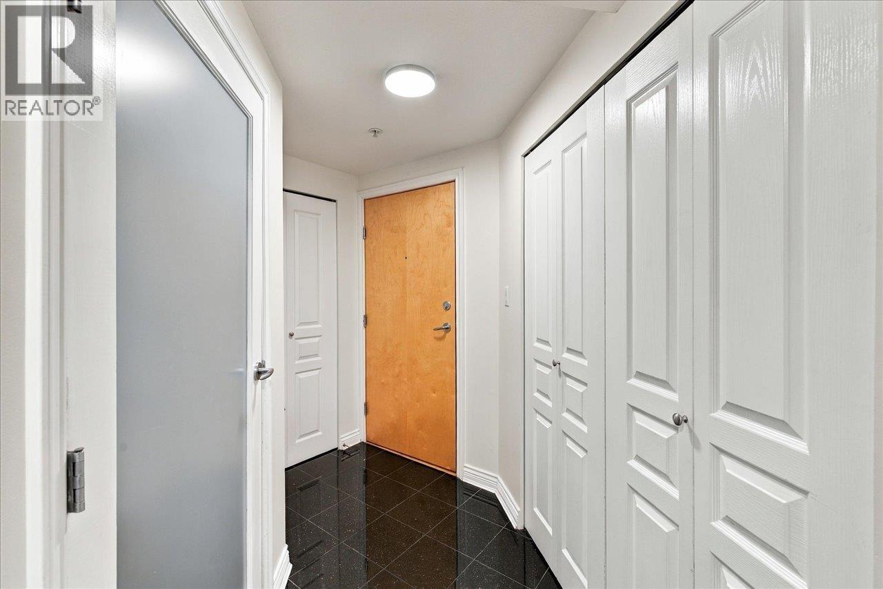 Photo of 303 2015 TRAFALGAR STREET 22