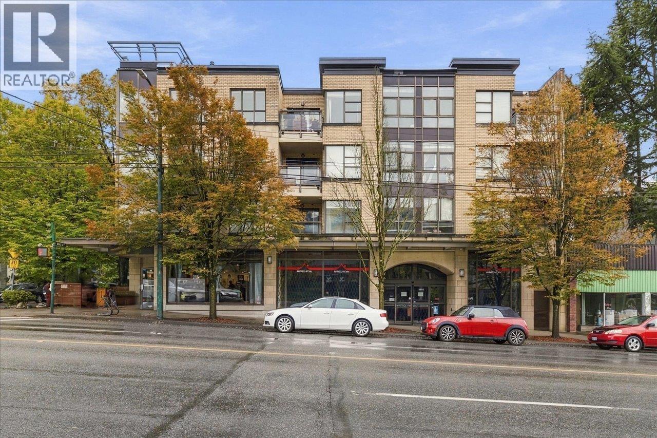 Photo of 303 2015 TRAFALGAR STREET 28