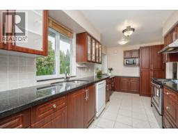 902 Wallace Wynd, Port Moody, BC V3H1B5 Photo 13