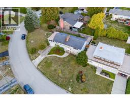 902 Wallace Wynd, Port Moody, BC V3H1B5 Photo 6