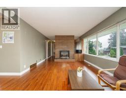 902 Wallace Wynd, Port Moody, BC V3H1B5 Photo 8