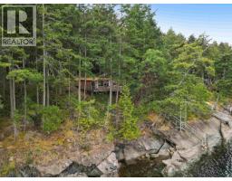 707 Wilks Road, Mayne Island, BC V0N2J1 Photo 14