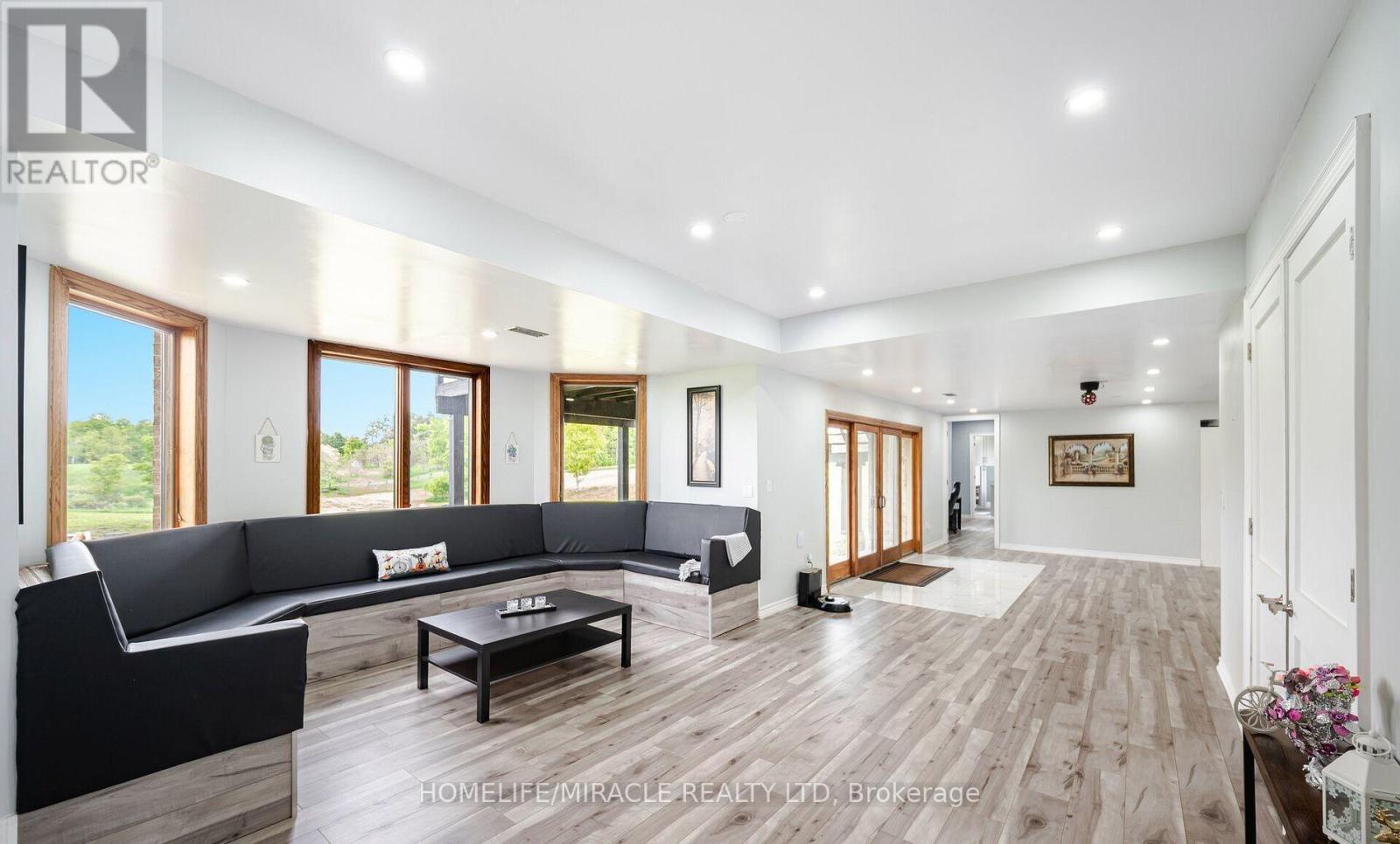 1029 Concession 3 Road, Adjala-Tosorontio, ON photo 9
