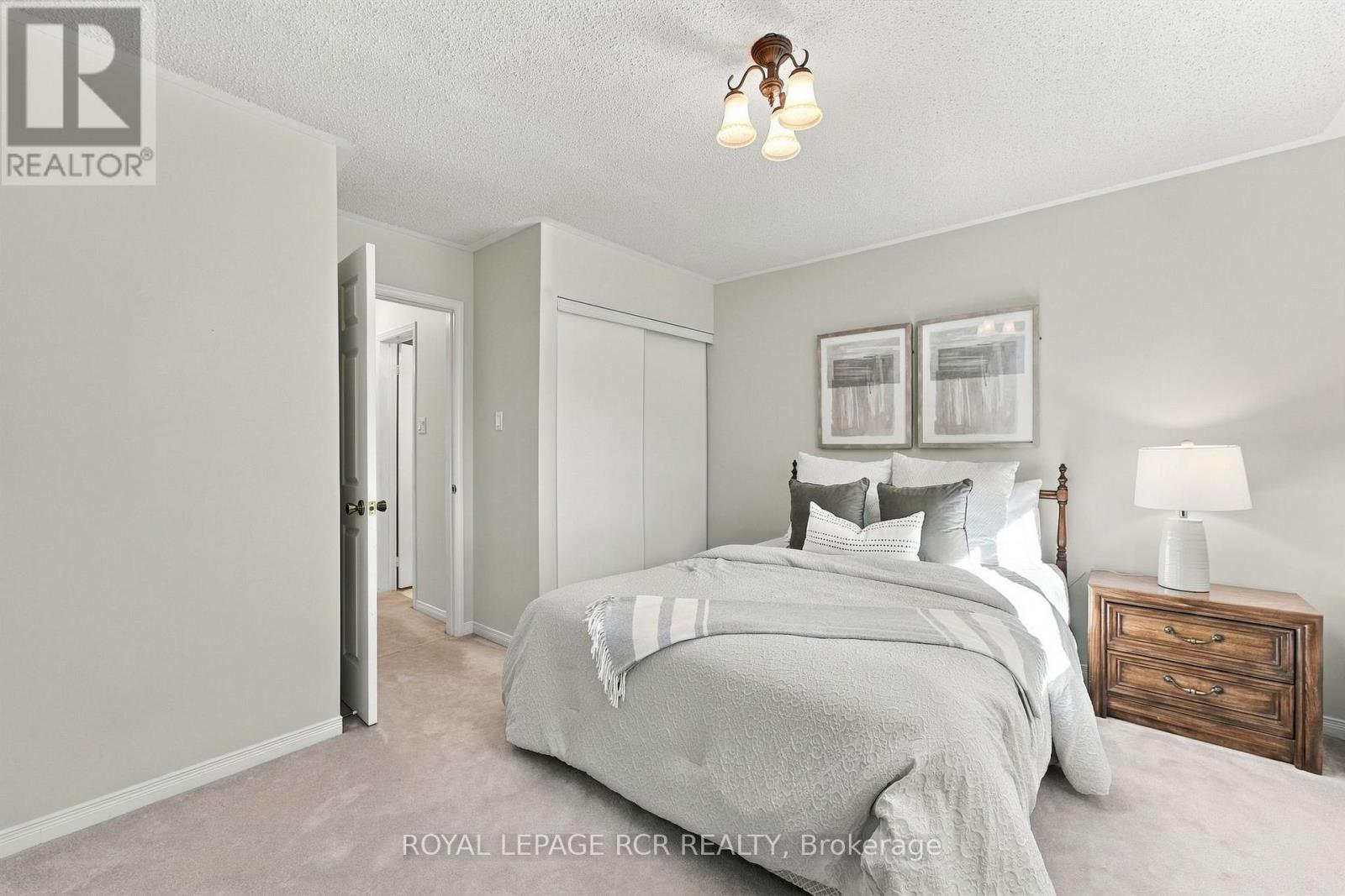 707 Caradonna Crescent, Newmarket, ON photo 29