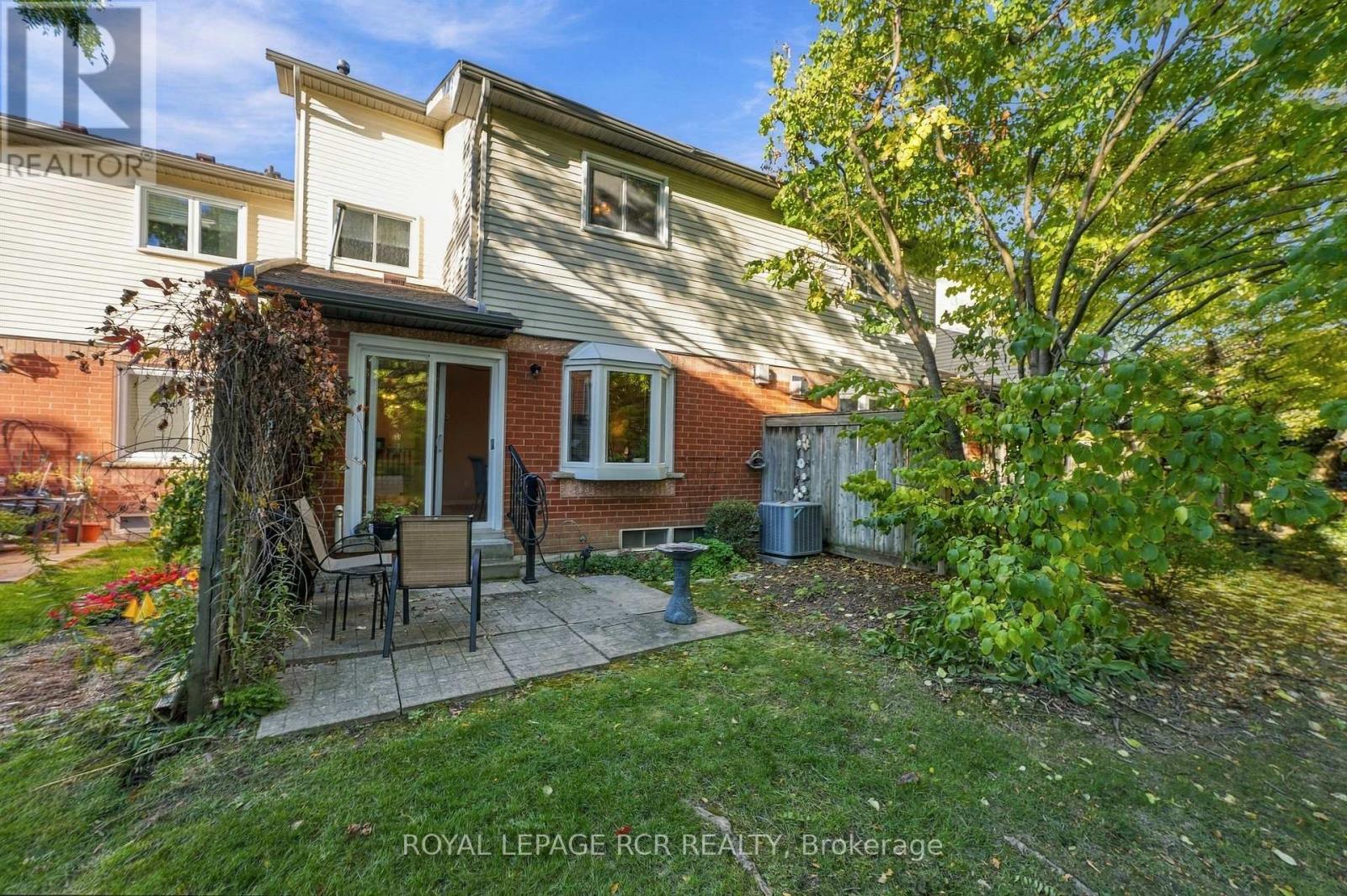 707 Caradonna Crescent, Newmarket, ON photo 32