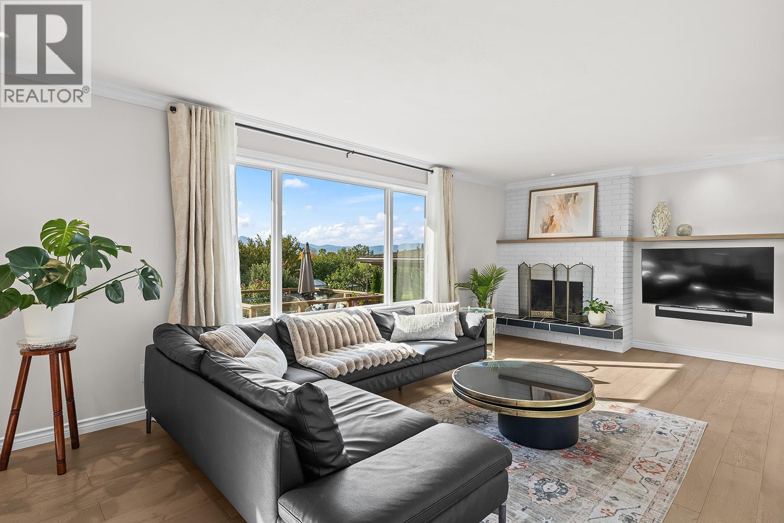  901 Ogden Road, West Kelowna