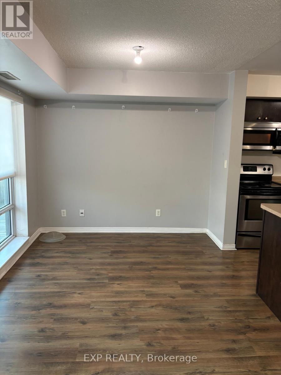 215 Queen Street East — photo 13