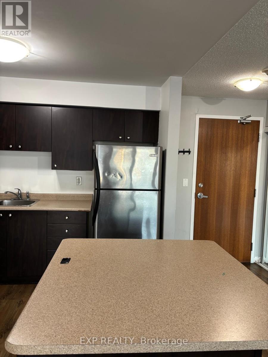 215 Queen Street East — photo 15