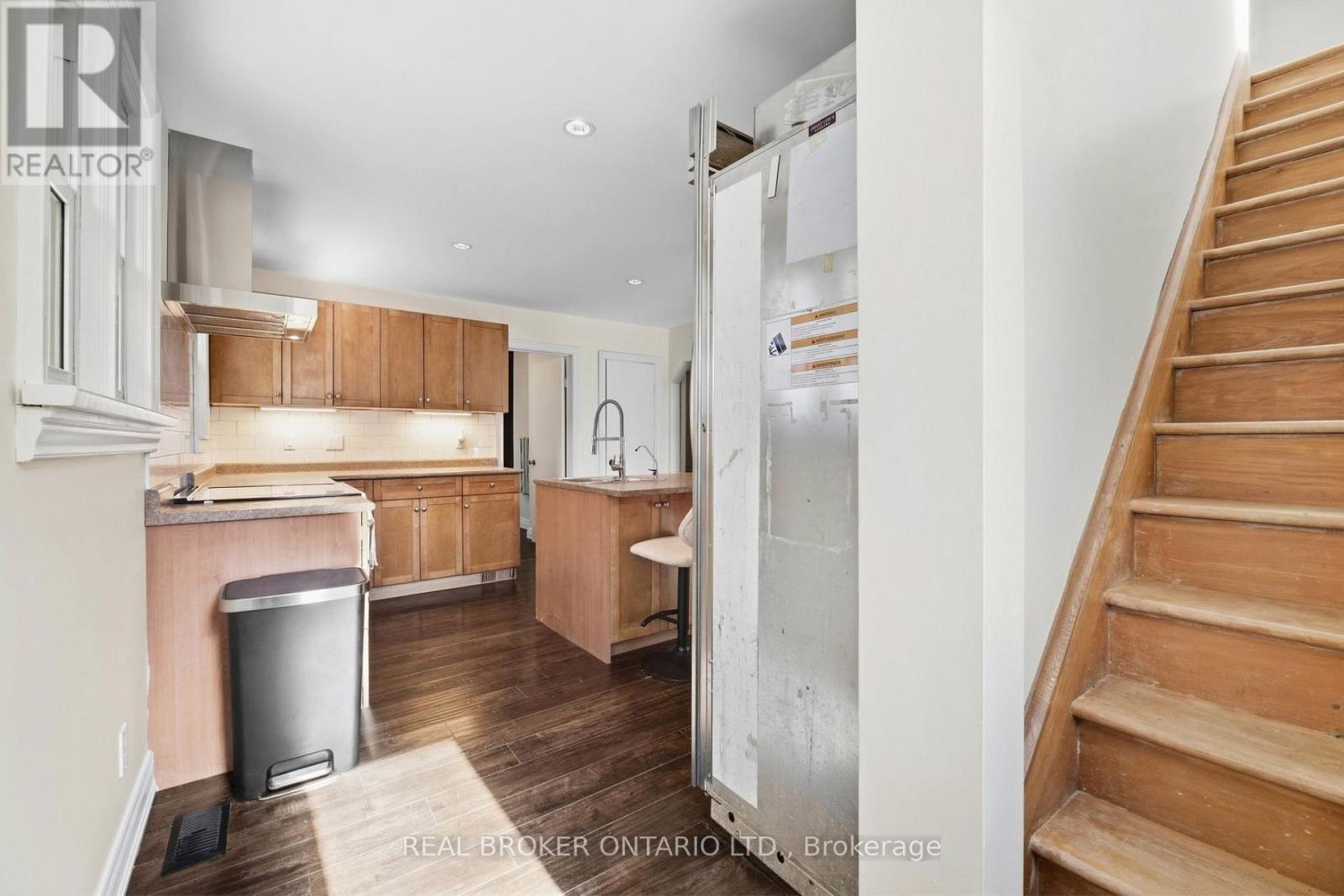 363 Lawrence Avenue, Kitchener, ON photo 13