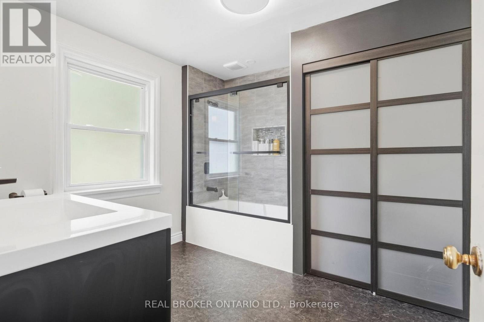 363 Lawrence Avenue, Kitchener, ON photo 20