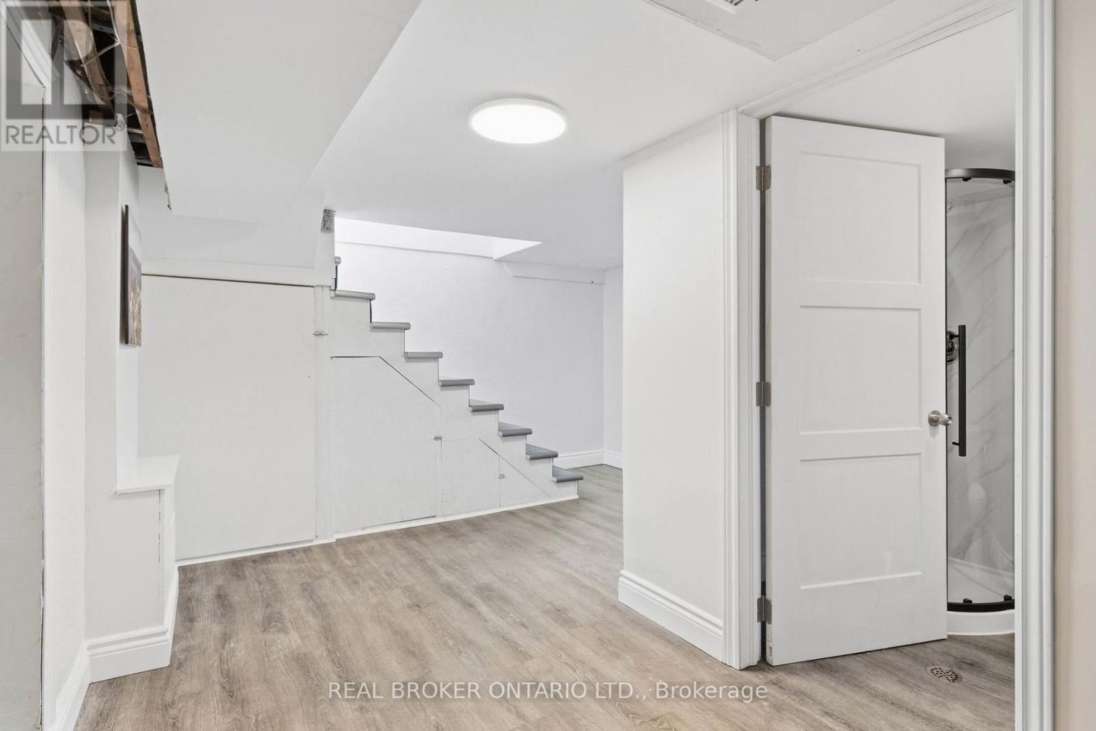 363 Lawrence Avenue, Kitchener, ON photo 24