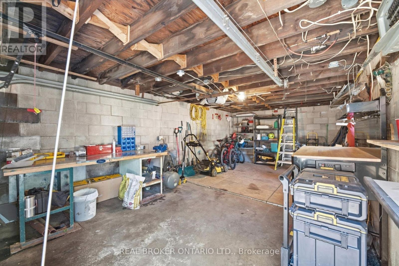 363 Lawrence Avenue, Kitchener, ON photo 31