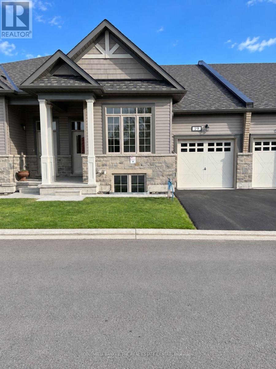 17 Lakewood Crescent