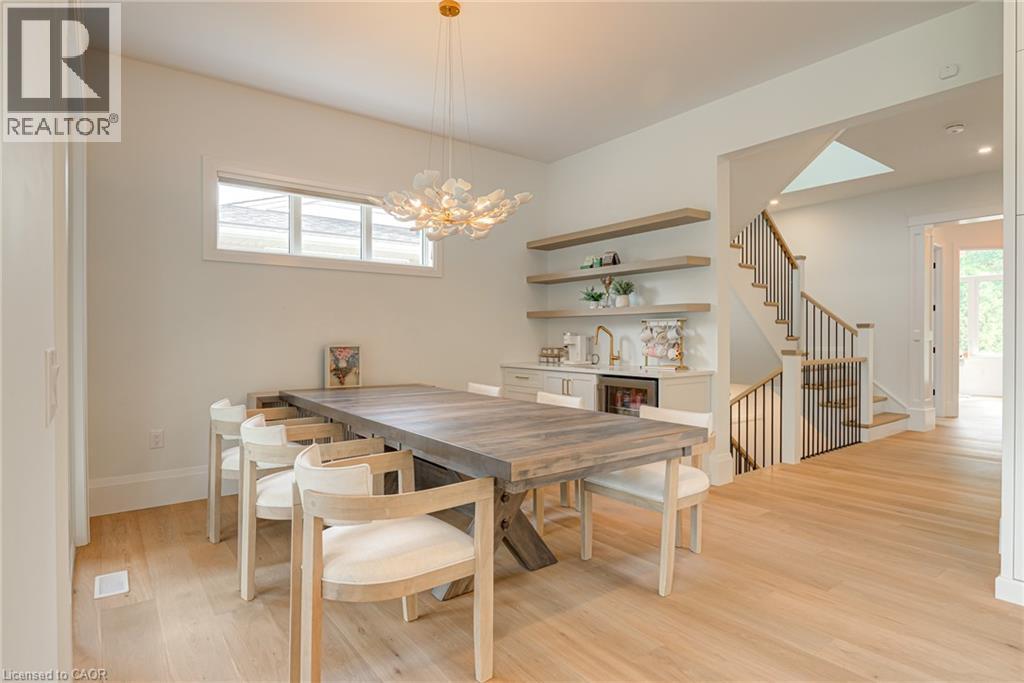 90 Margaret Avenue North — photo 13