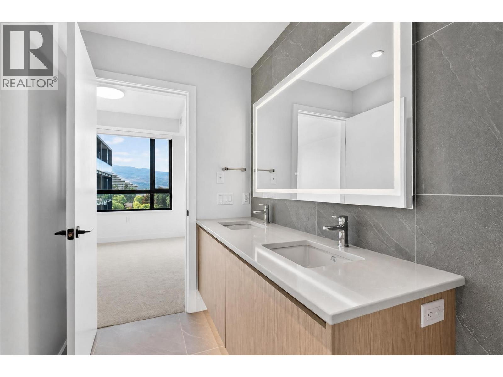 3051 Abbott Street Unit# 515, Kelowna - Image 1