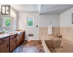 3pc Bathroom - 383 South Talbot Road, Kingsville, ON N8M2X5 Photo 18