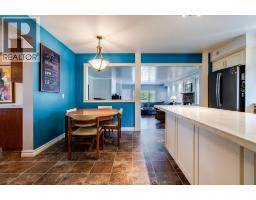 Family room/Fireplace - 383 South Talbot Road, Kingsville, ON N8M2X5 Photo 8