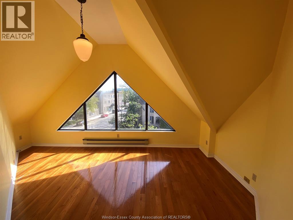 165 Janette — photo 18
