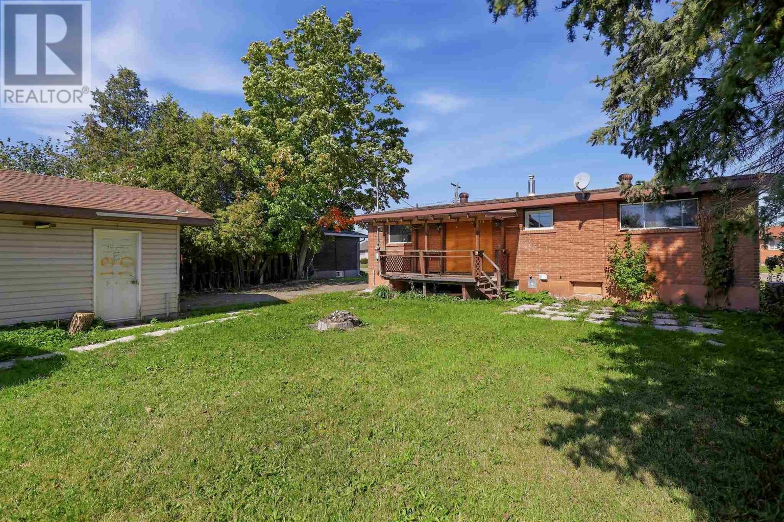 263 Rossmore Rd — photo 23