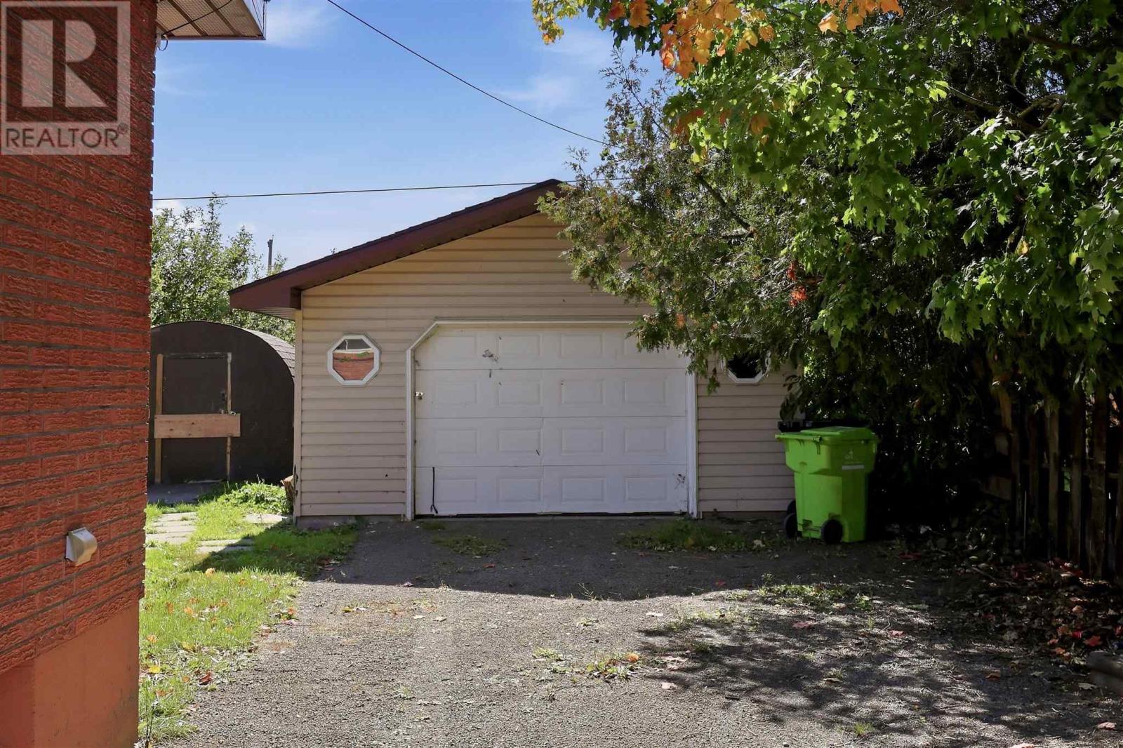 263 Rossmore Rd — photo 24