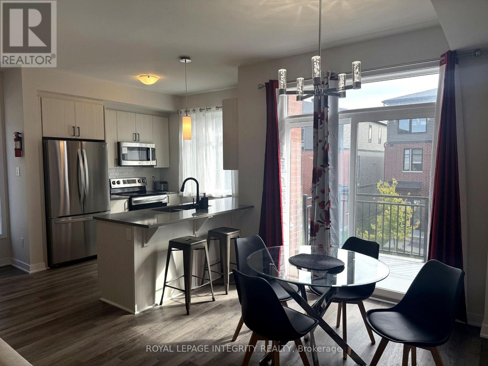 409 Jewelwing Pvt — photo 10