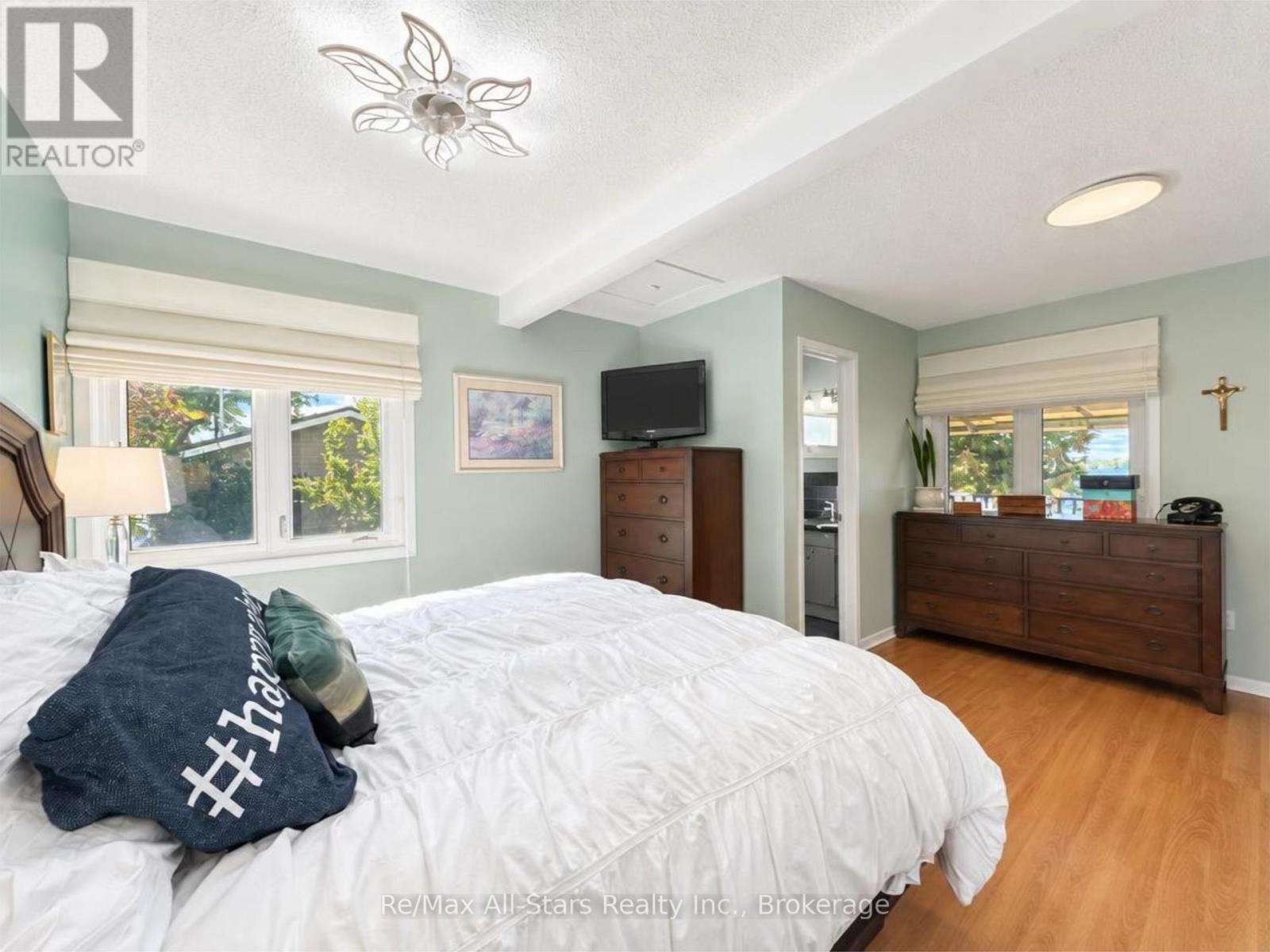 2698 WESTVIEW ROAD - 17