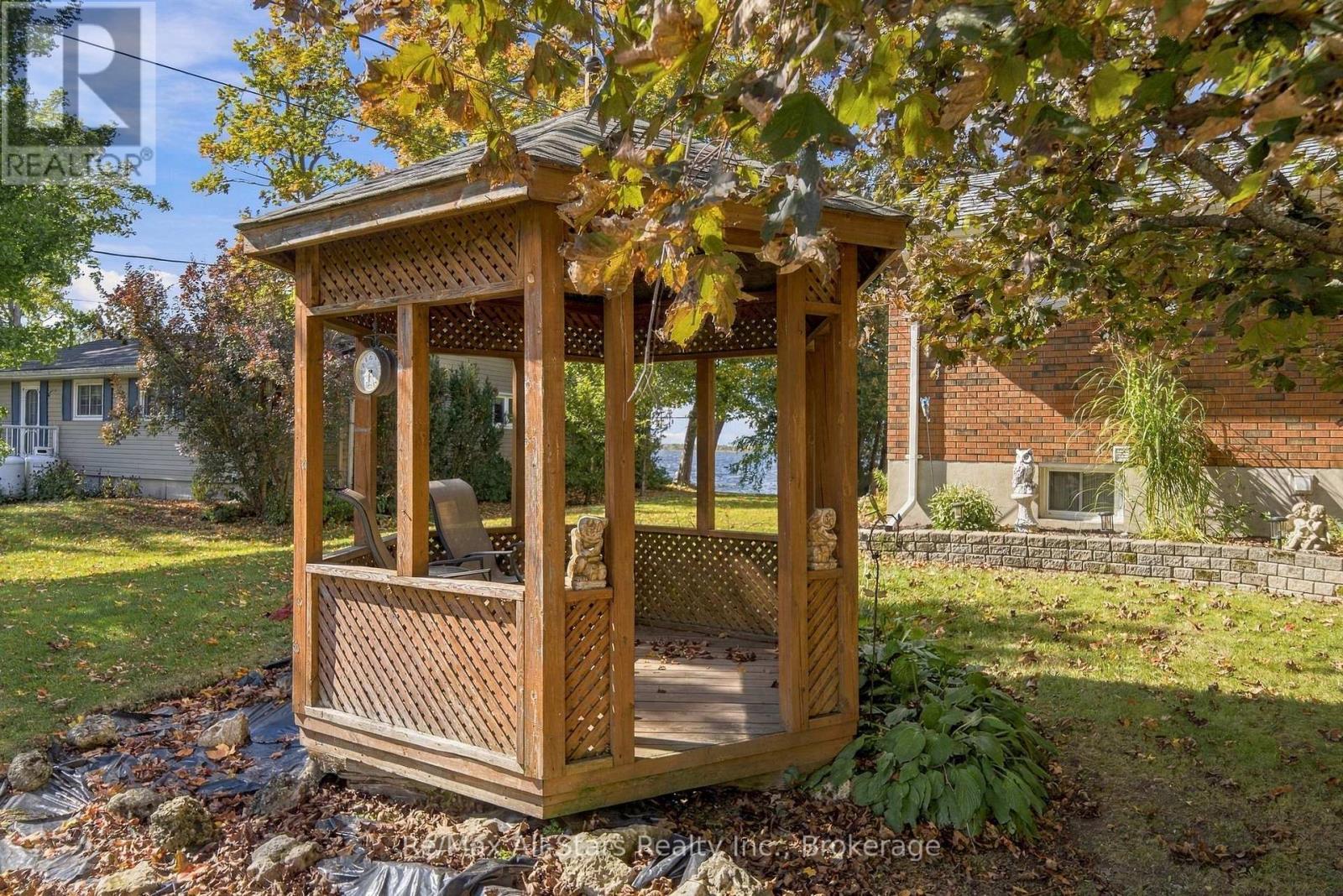 2698 WESTVIEW ROAD - 36