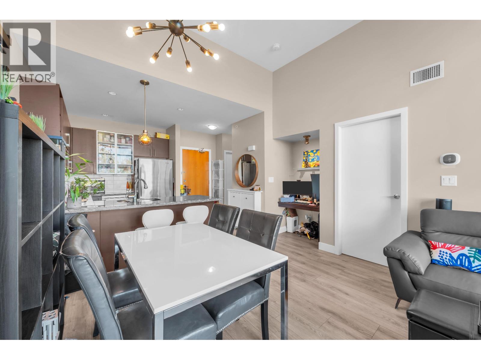 Photo of 404 14100 RIVERPORT WAY 14