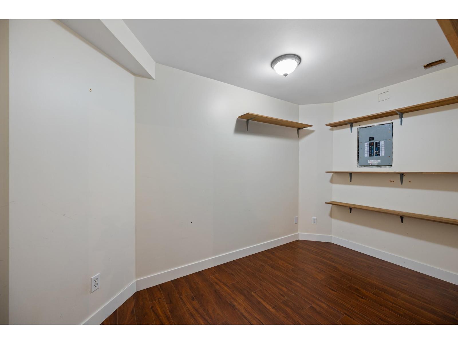 Photo of 8692 207 STREET 33