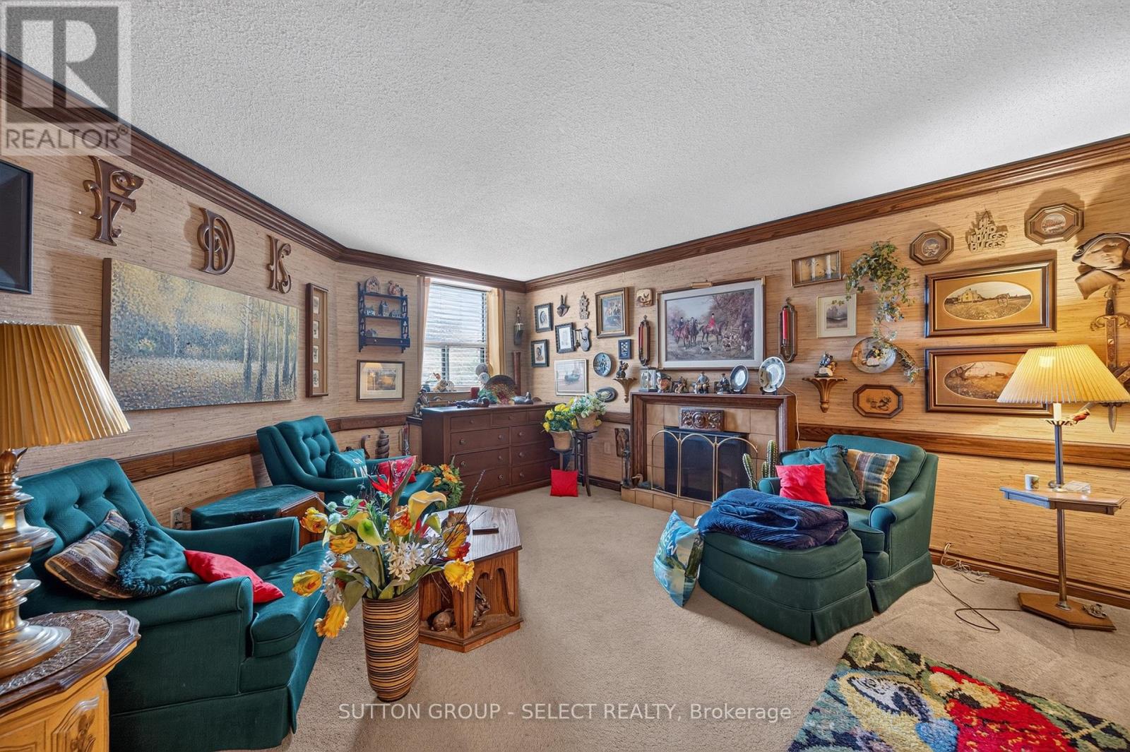 #301 600 TALBOT STREET - 14