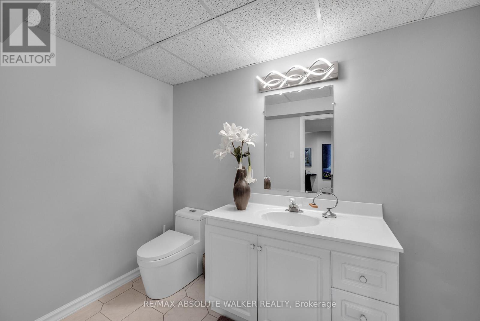962 Cameron Street — photo 38