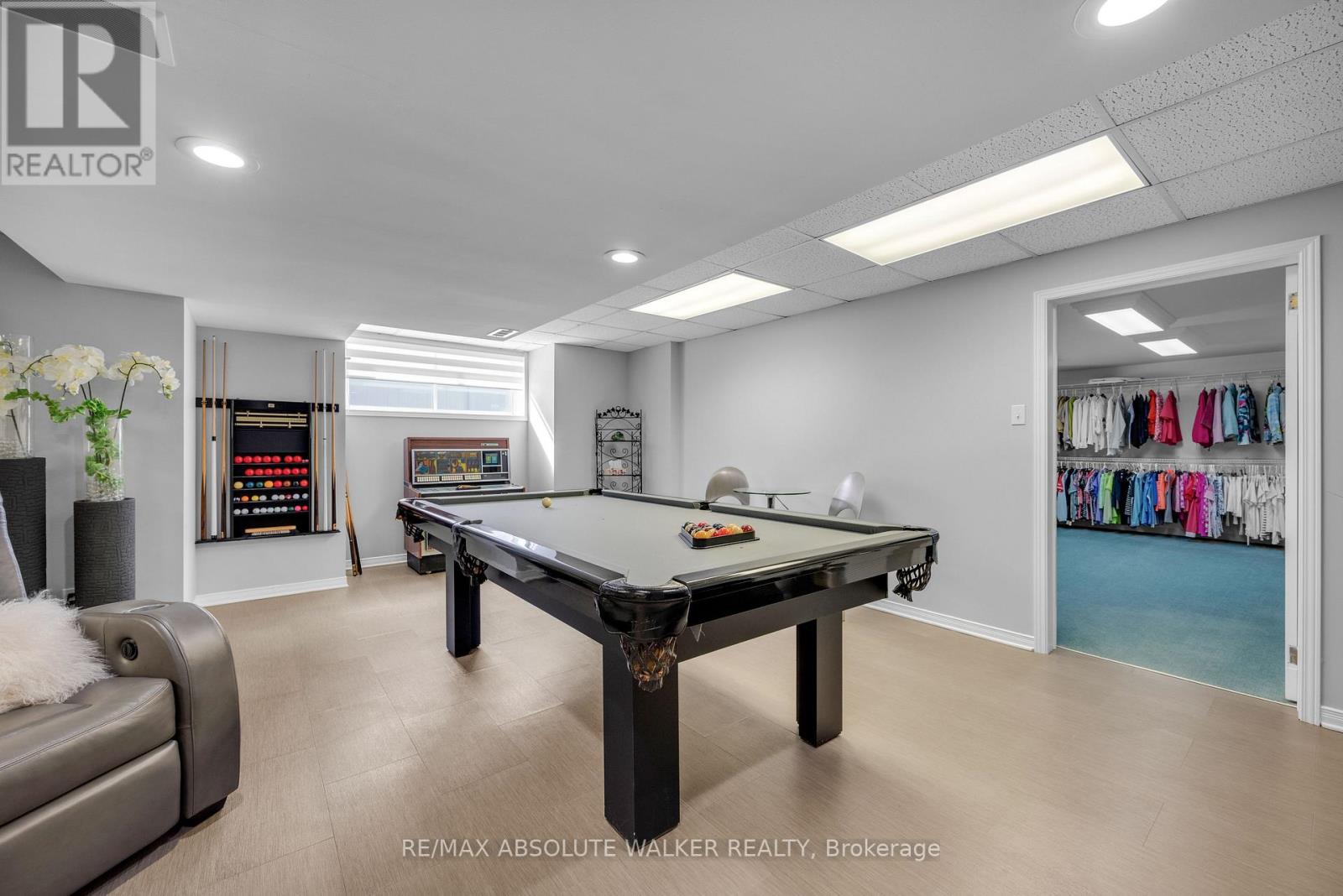 962 Cameron Street — photo 40