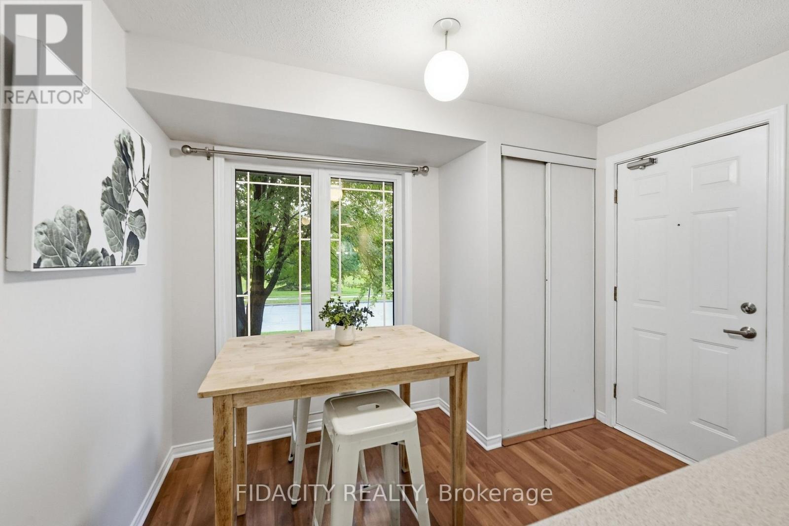 324 Crownridge Drive — photo 7
