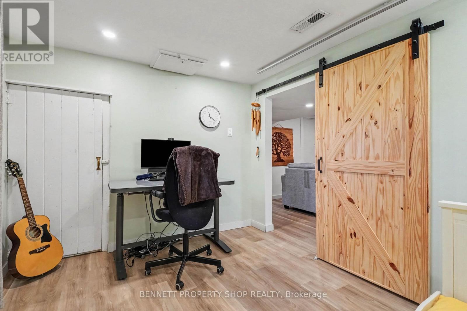 1215 ERIE AVENUE - 17