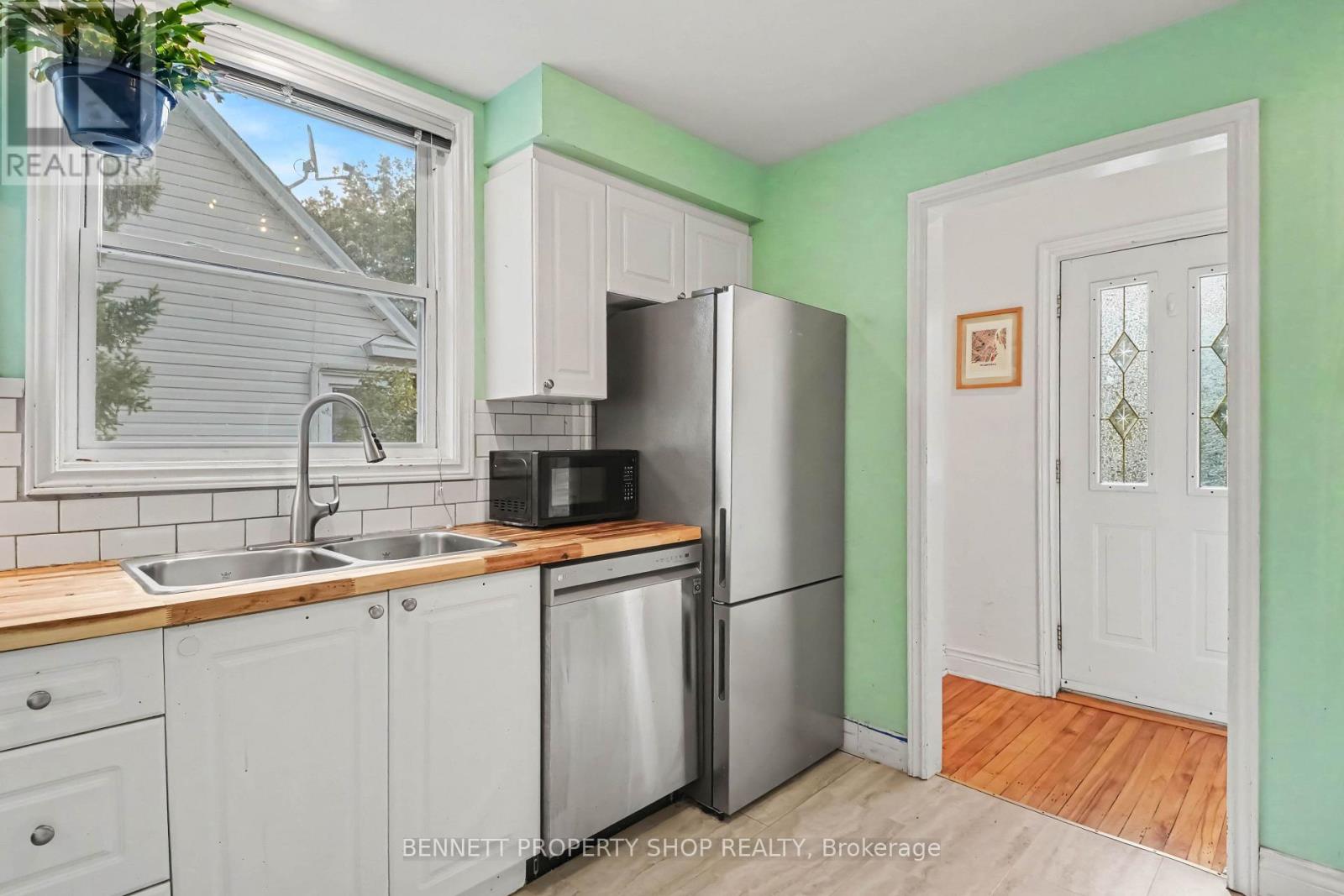 1215 ERIE AVENUE - 5