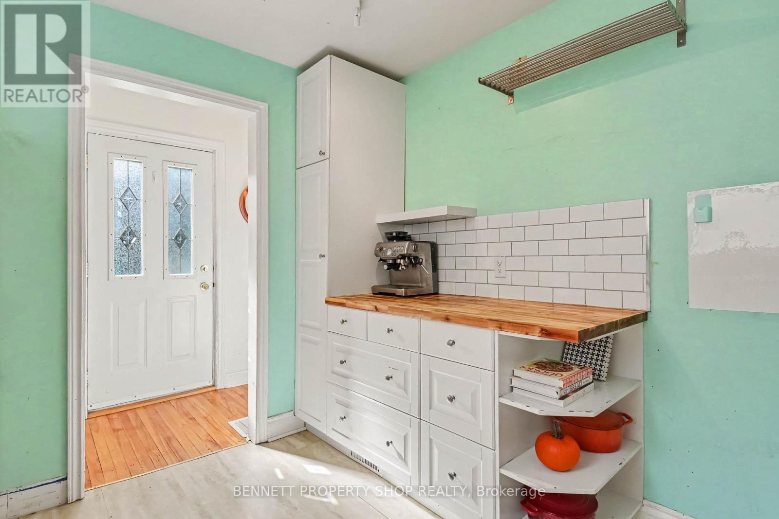 1215 ERIE AVENUE - 6