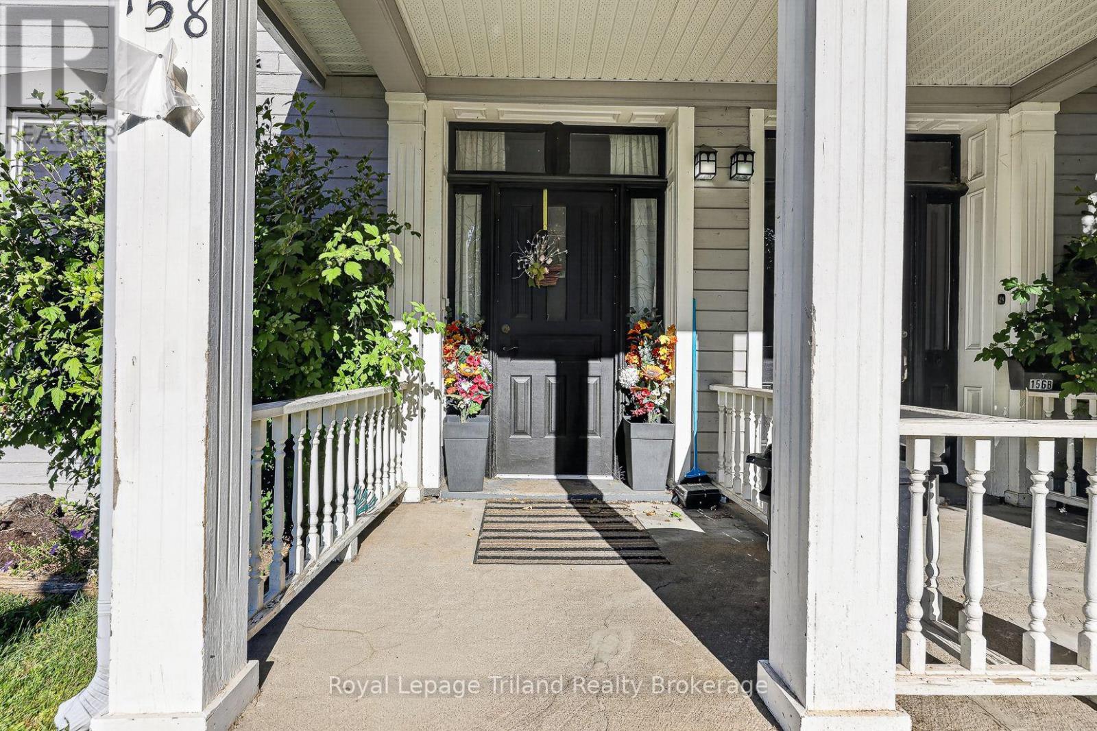 156-158 Charles Street West — photo 23