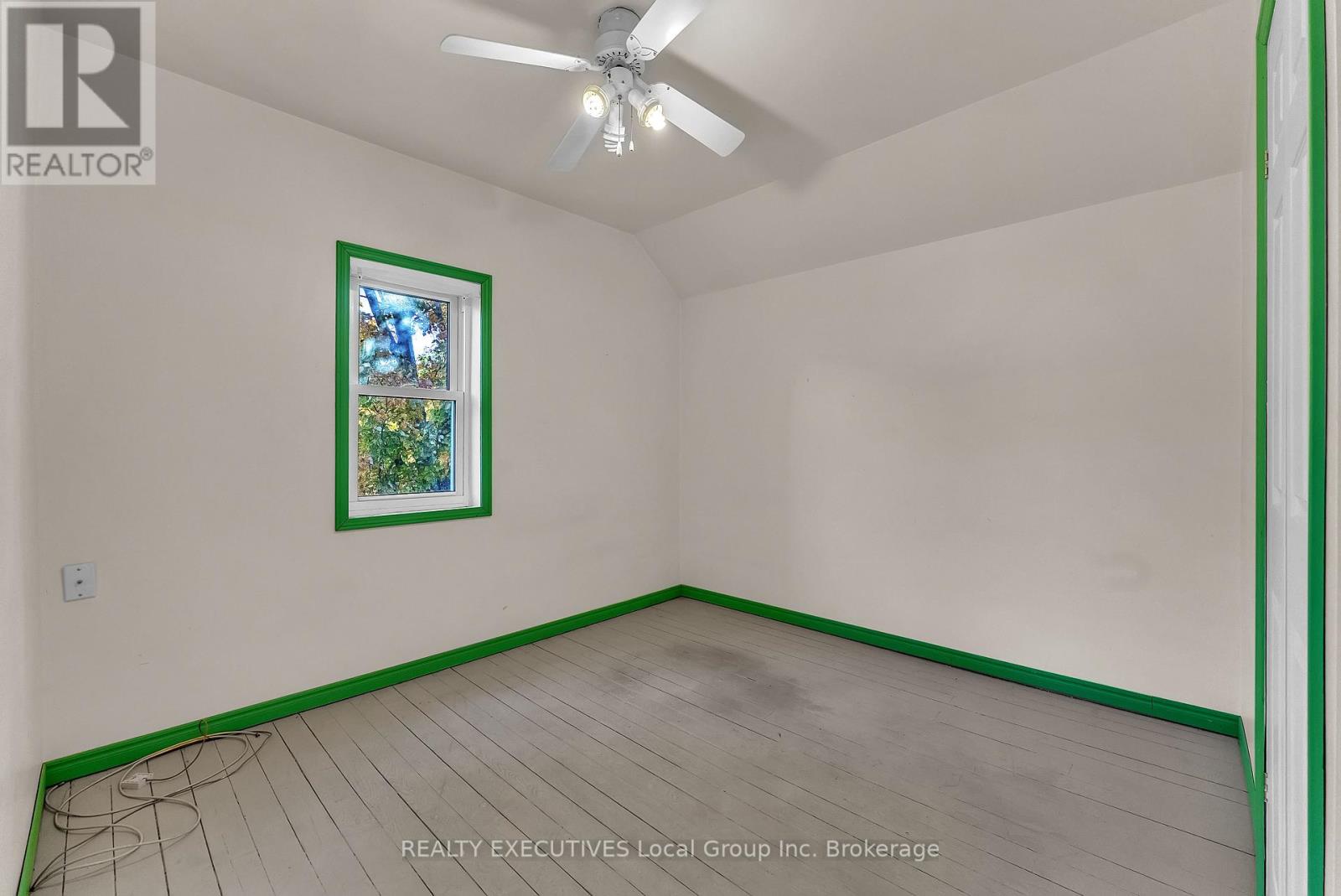 214 VICTORIA STREET E - 23