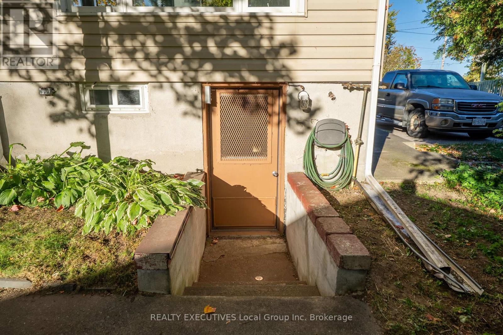 214 VICTORIA STREET E - 31