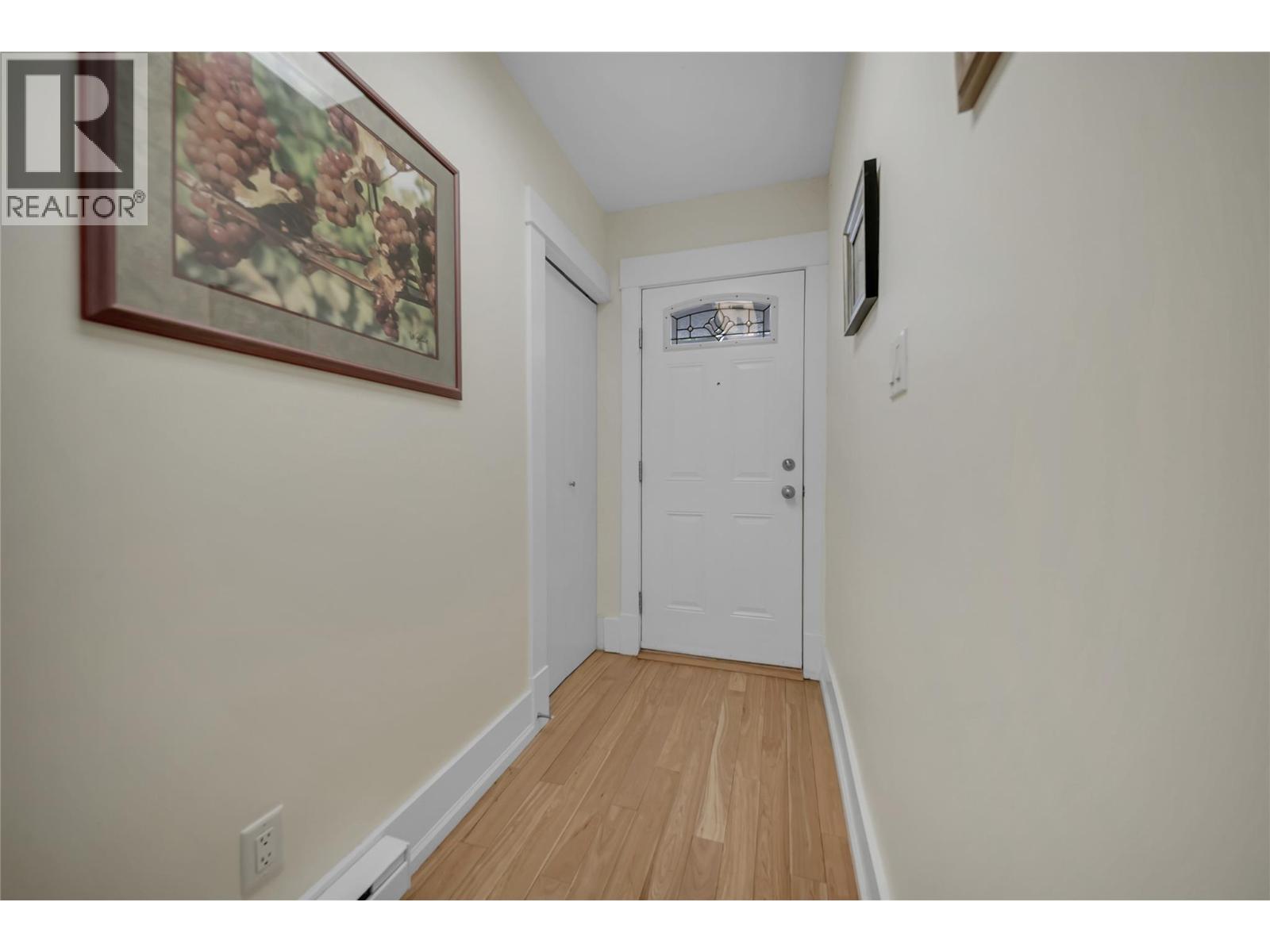 597 Eckhardt Avenue E, Penticton