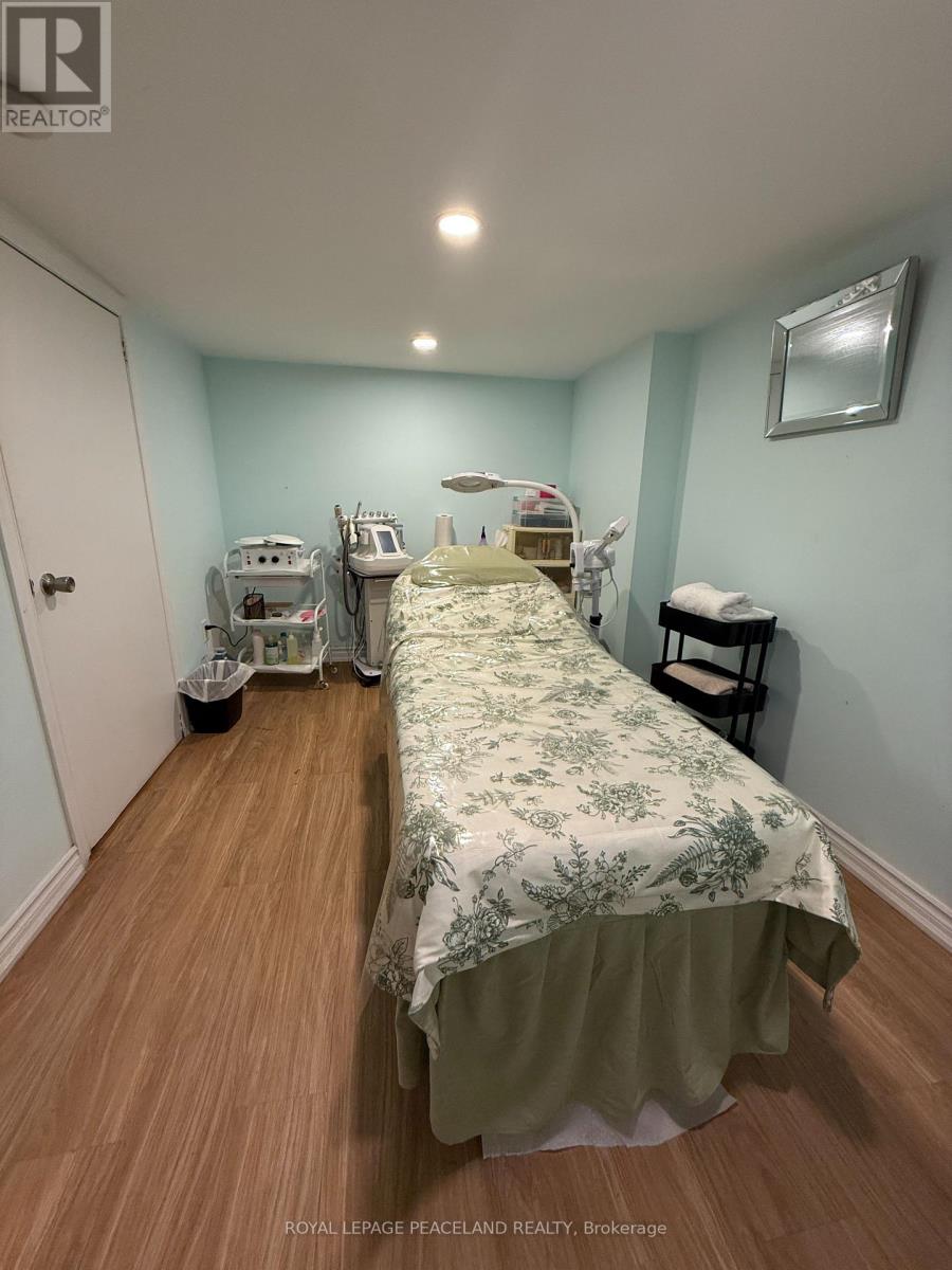 673 Queen Street West — photo 11