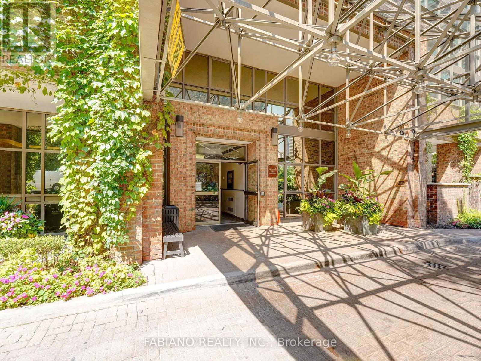 278 Bloor Street East — photo 2