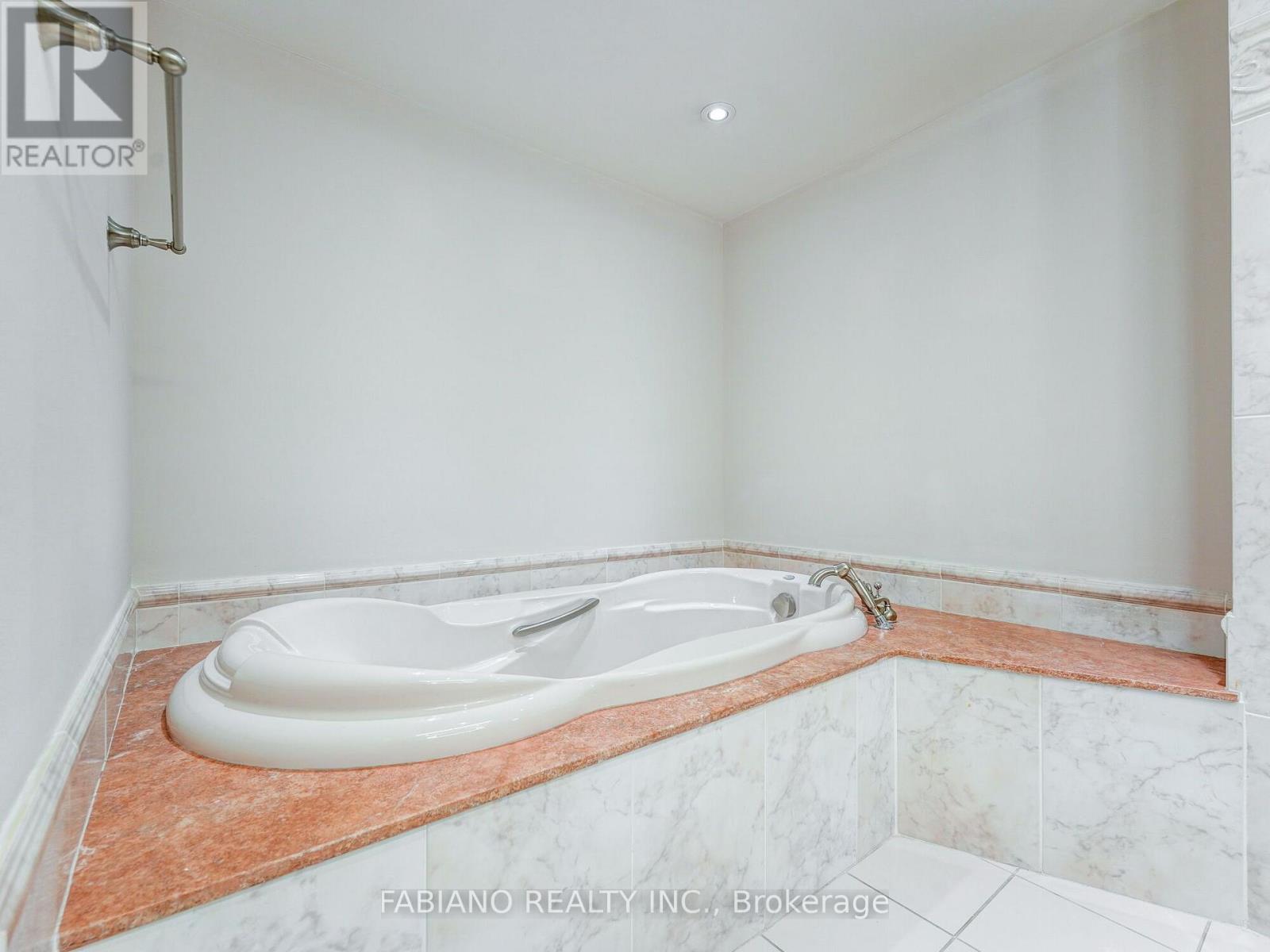 278 Bloor Street East — photo 37