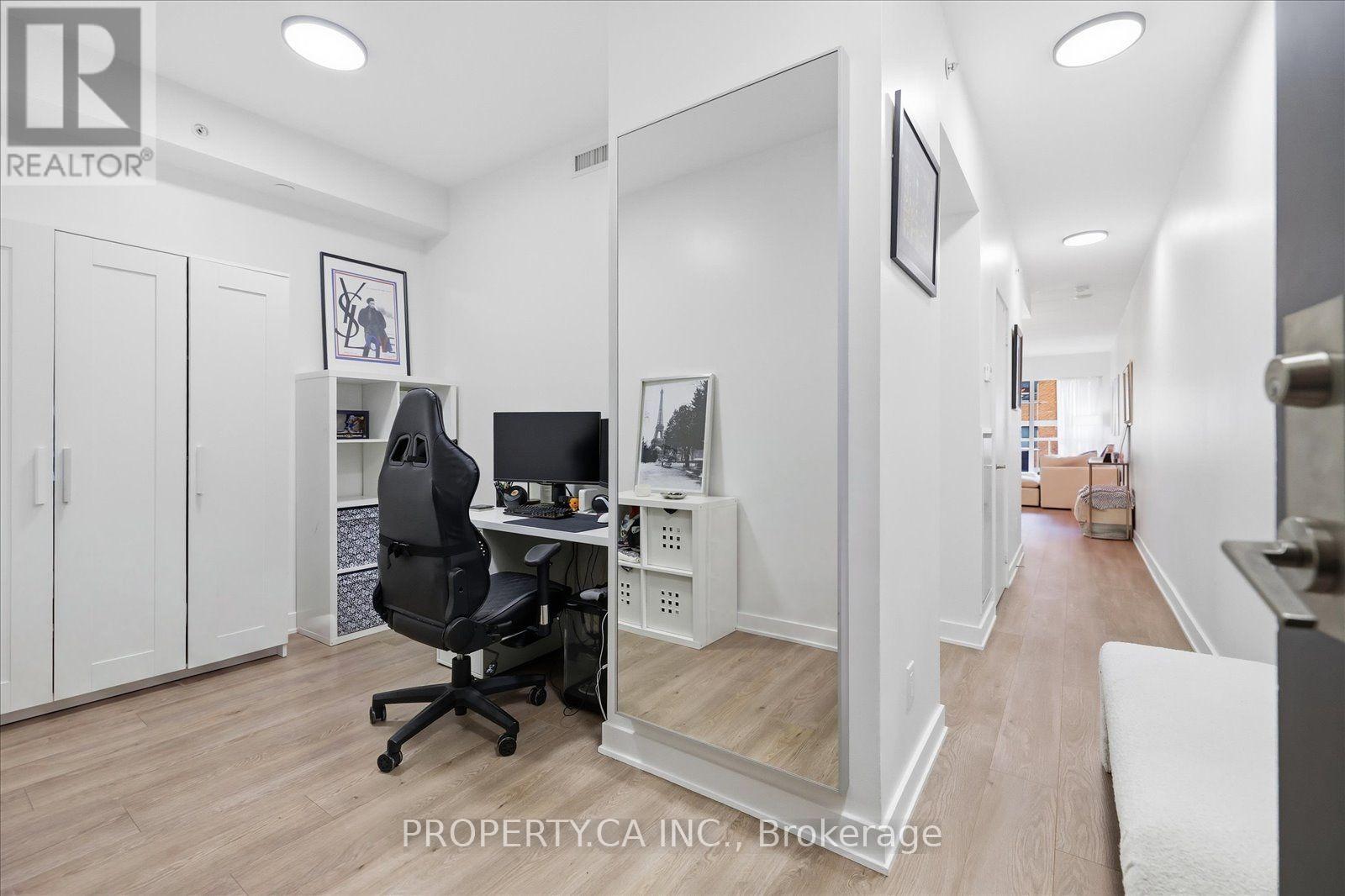 606- 210 Simcoe Street, Toronto, ON photo 10